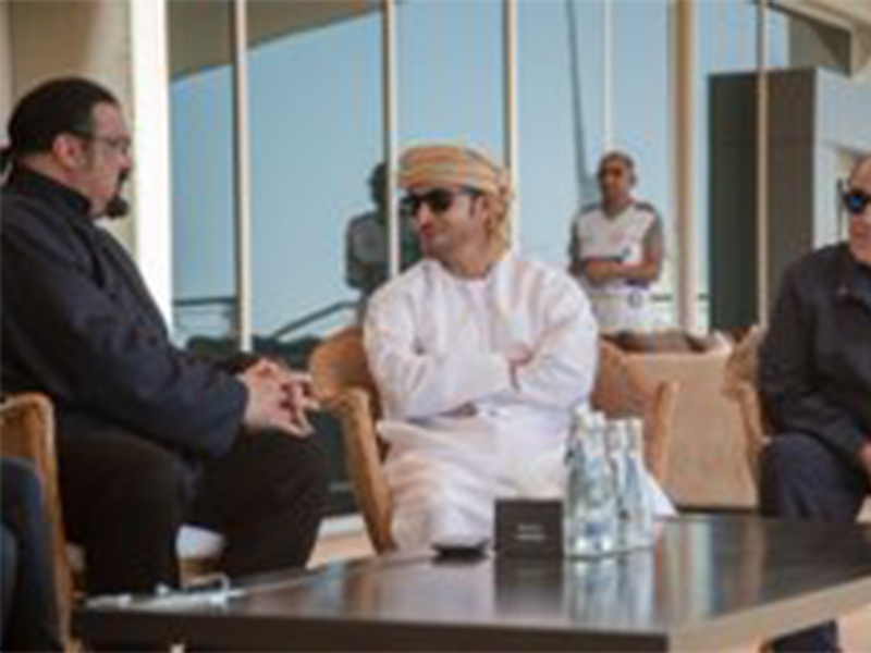 الممثل العالمي ستيفن سيجال في أبوظبي وصور من لقائه الشيخ هزاع بن زايد
